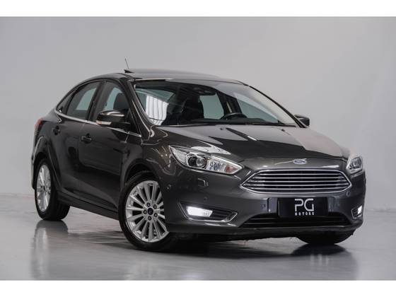 FORD FOCUS 2.0 TITANIUM PLUS FASTBACK 16V FLEX 4P POWERSHIFT FORD FOCUS 2.0 TITANIUM PLUS FASTBACK 16V FLEX 4P POWERSHIFT